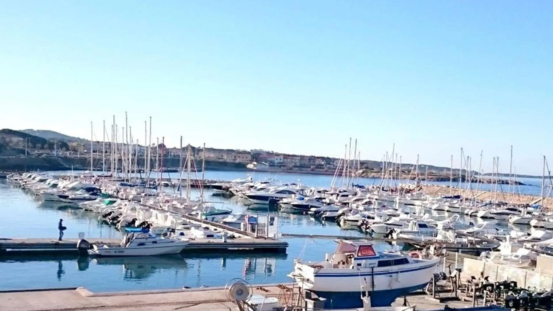Charmant T3 Climatise Avec Parking, Piscine, Tennis, A 200M Des Plages Et Commerces - Fr-1-316-21 Six-Fours-les-Plages France